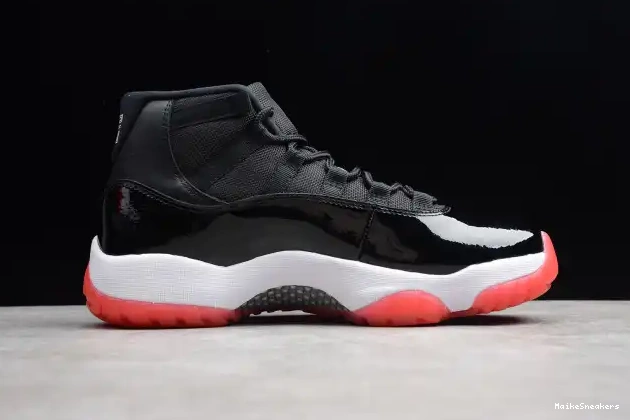 MaikeSneakers (2012) 11 378037-010 Retro Air Jordan Bred 0331